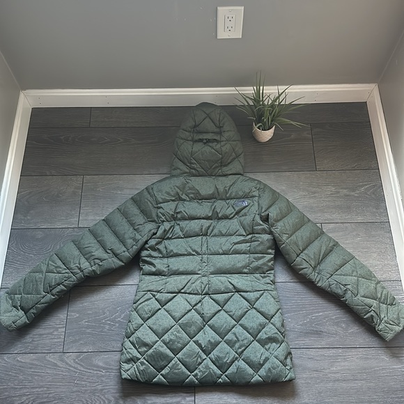 Women’s North Face winter jacket - Picture 5 of 6